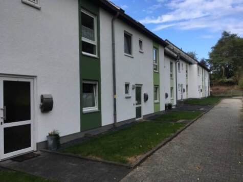 Großzügiges Einfamilienhaus in ruhiger Lage mit WBS, 41751 Viersen, Reihenendhaus